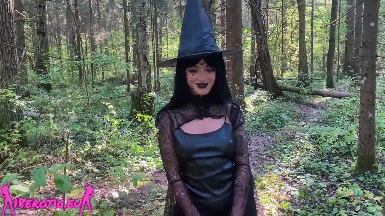 The best Halloween is to fuck a witch and cum on her pretty face